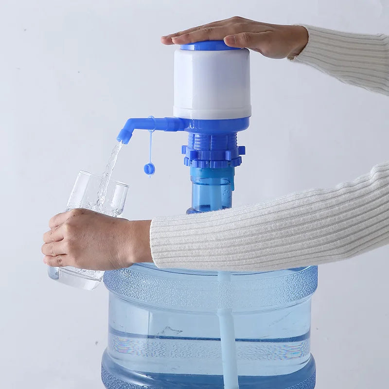 AQUA ZOOM manual hand pressure water bottle pump on a 20L gallon water bottle, portable hydraulic dispenser for home and kitchen use.