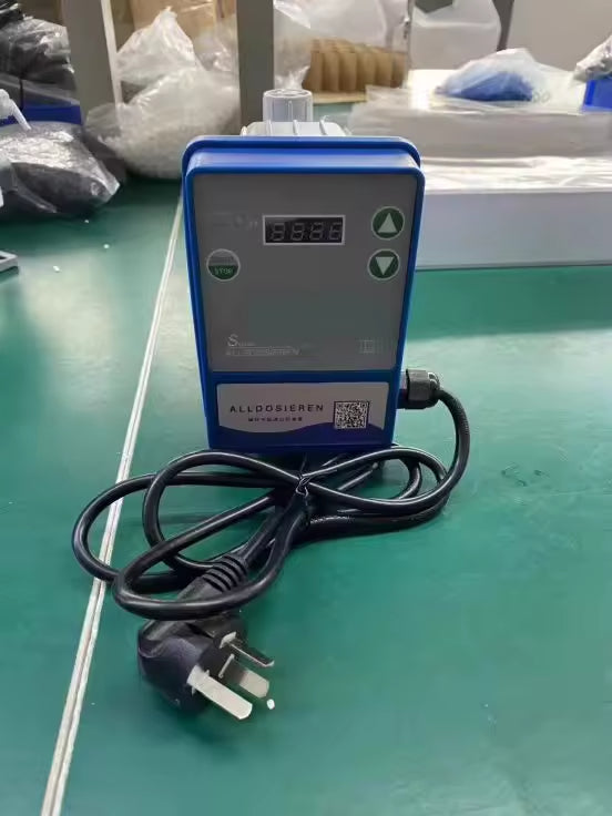 Aqua Zoom automatic digital dosing pump for chlorine and chemicals, with digital display and compact design for water filter systems.