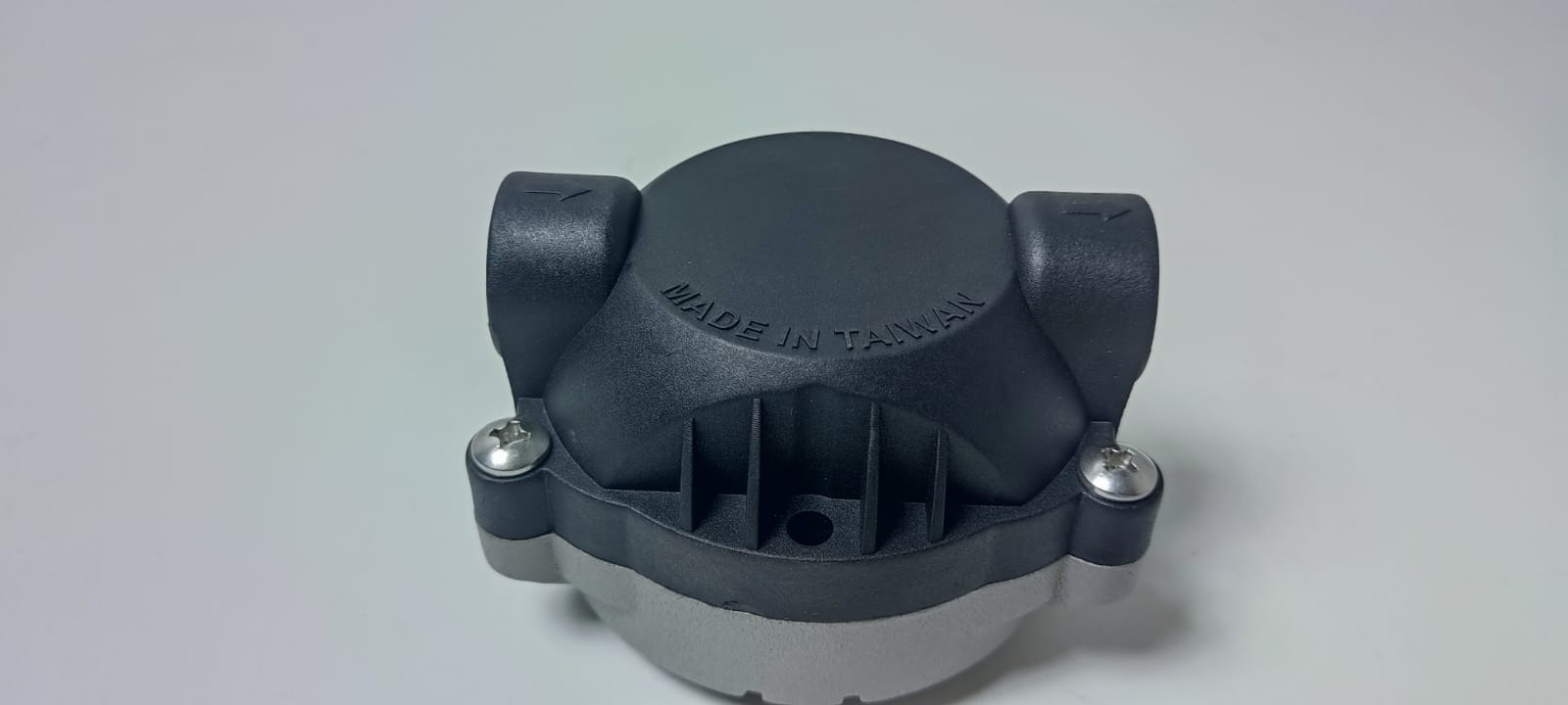 Aqua Zoom domestic RO pump head for water filters, high-performance Taiwan-made, compact and efficient water filtration accessory.