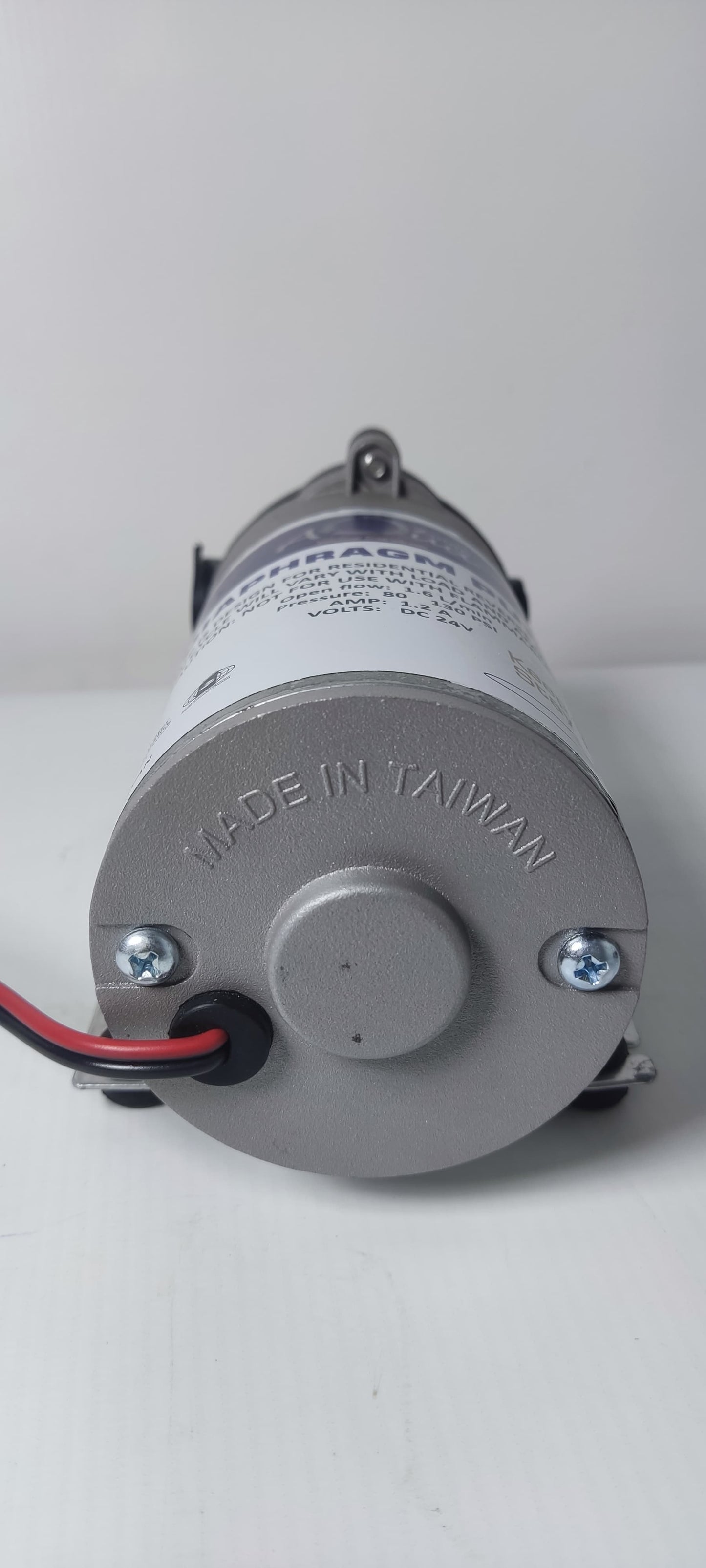 Aqua Zoom 100GPD diaphragm booster pump for RO water filtration systems, shown in a compact, high-pressure water filter accessory image.